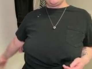 Live webcam model adrianeblake on Soda Cams