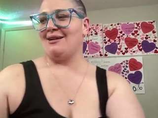 adrianeblake's CamSoda show and profile