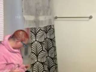 adrianeblake's CamSoda show and profile