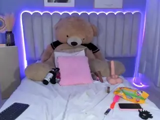 Canela's Live Sex Cam Show