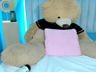 Canela's Live Sex Cam Show