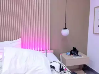 ValerieFerrer's Live Sex Cam Show