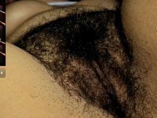 该模特正在直播。 dalila-3squirt