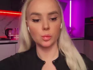 Milanaa's Live Sex Cam Show