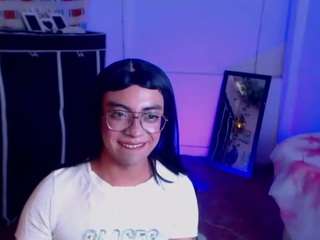 Live cam show with NIKKY