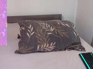 rosebelle11's CamSoda show and profile