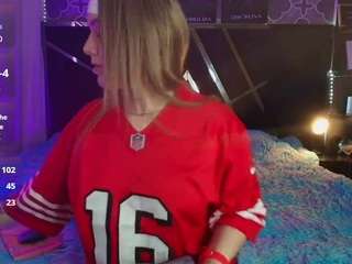zoeolsen webcam