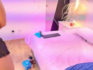 esmeralda-bigbot... Live Webcam on CamSoda