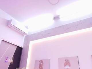 le modèle esmeralda-bigbotty est en webcam porno dans un show sur le site camsoda, il possède les tags suivants: amateur,shaved pussy,anal,natural,no drinking,no smoking,ride,ride torso,solo,living room,squirt,submissive,tease,teen 18,toys,young-adult,lovense,lush,lingerie,brown eyes