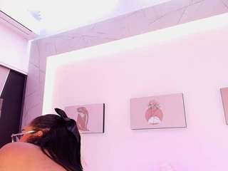 esmeralda-bigbot... Live Webcam on CamSoda