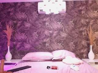 esmeralda-bigbotty Sex Cam Show