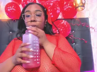 esmeralda-bigbotty's Live Sex Cam Show