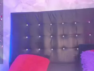 esmeralda-bigbotty's Live Sex Cam Show