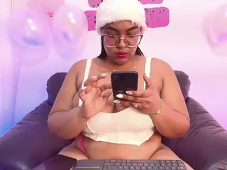 esmeralda-bigbotty's Live Sex Cam Show
