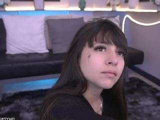 zoe-cruz21