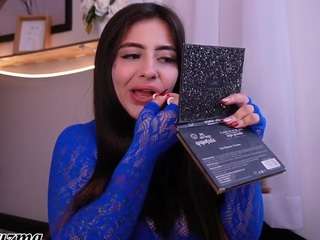 zoe-cruz21 Live Webcam on CamSoda