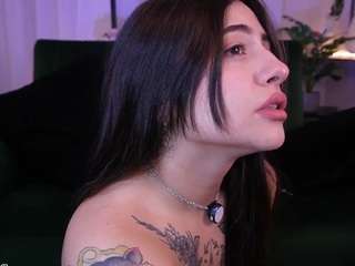 Live webcam model zoe-cruz21 on Soda Cams