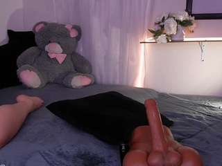 zoe-cruz21 webcam
