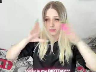 Alice-Halle's Live Sex Cam Show
