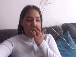 eva-candyy live webcam show