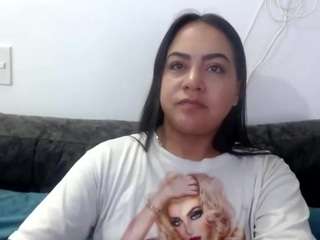 eva-candyy live webcam show