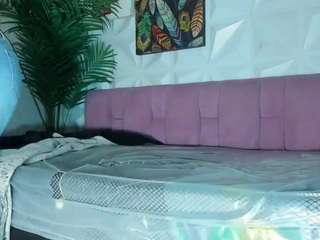 hellen-sky's CamSoda show and profile