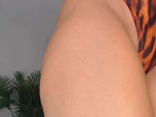 Hellen-Sky live webcam show