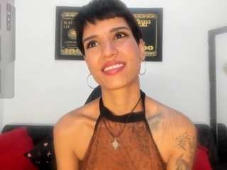 marleyluna's CamSoda show and profile