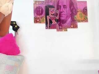 marleyluna's CamSoda show and profile