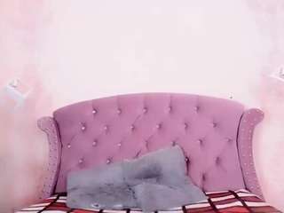 aranza-love Live Webcam on CamSoda