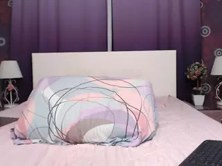 squirtyalicehere's Live Sex Cam Show