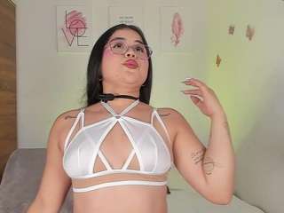 Live webcam model lilithpink on Soda Cams