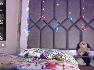 tiffany-valentine15 Brown eyes live webcam