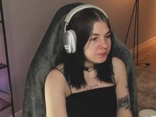 cute-trueno Live Webcam on CamSoda