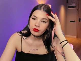 cute-trueno Live Webcam on CamSoda