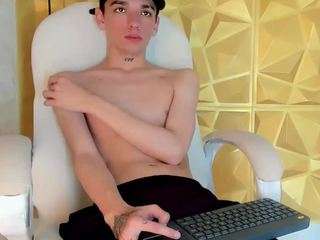 JuliiDollBigdick