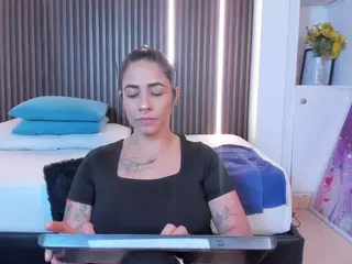 Violett's Live Sex Cam Show