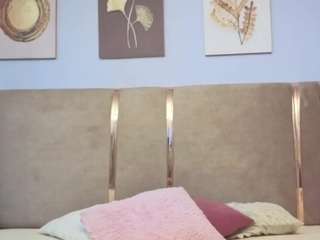 lilycrystal webcam model