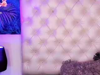Live cam show with Yoiku
