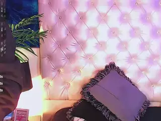 Yoiku's Live Sex Cam Show