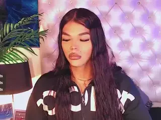 Yoiku's Live Sex Cam Show