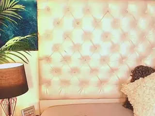 Yoiku's Live Sex Cam Show