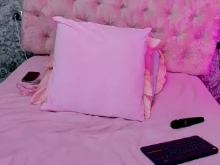 Akilla-Queen's Live Sex Cam Show