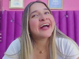 collegepawg Live Webcam on CamSoda