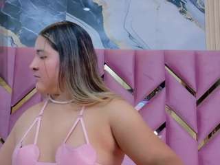 collegepawg Live Webcam on CamSoda