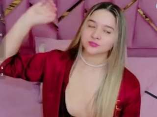 Ce modèle est en direct maintenant. collegepawg