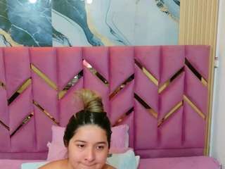 collegepawg Live Webcam on CamSoda