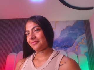 dione-ht's CamSoda show and profile