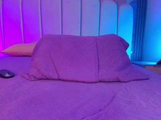 dione-ht's CamSoda show and profile