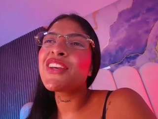 dione-ht's CamSoda show and profile